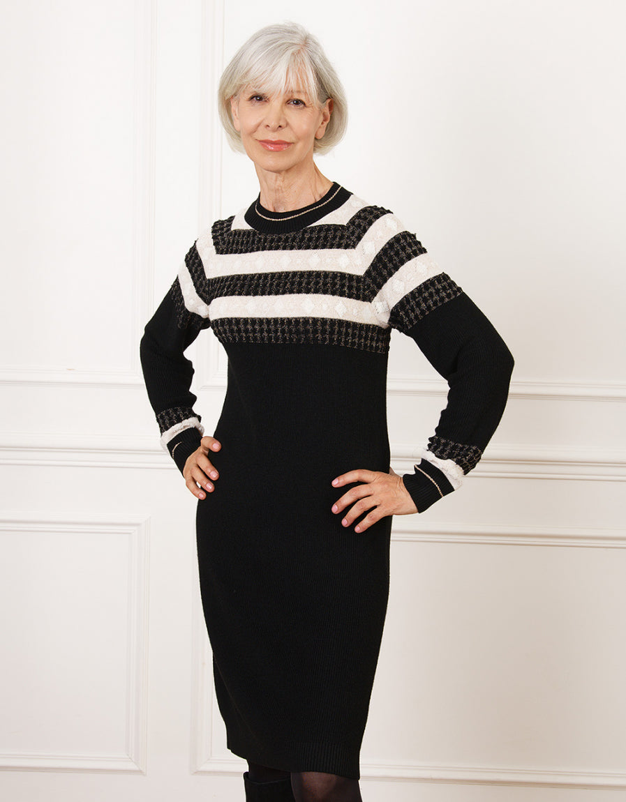 Robe pull noire fantaisie - image 1