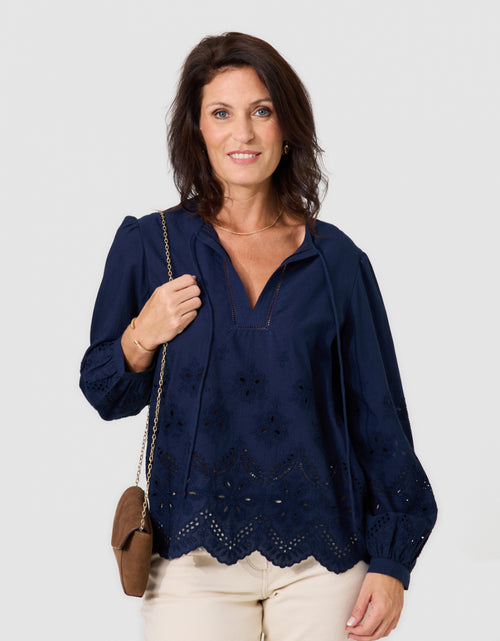Blouse broderie marine - image 1