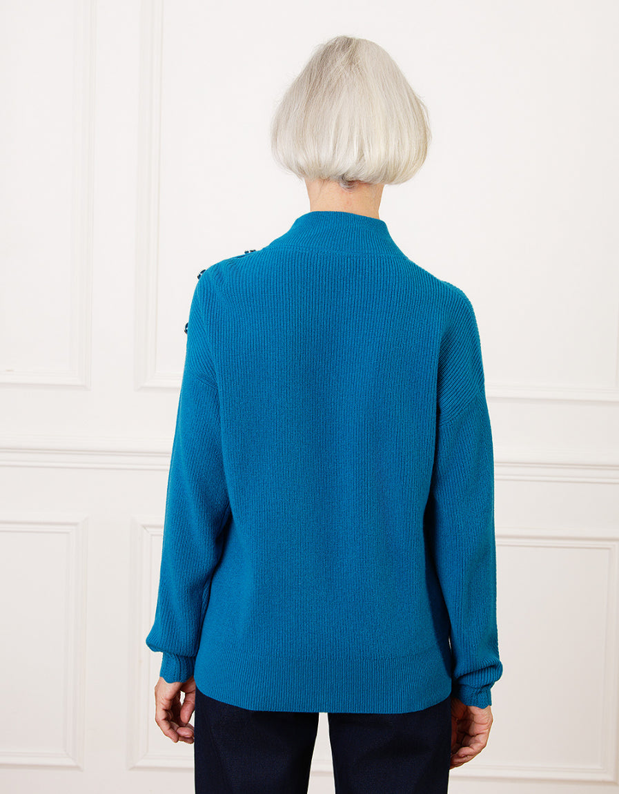 Pull chaud bleu boutons - image 2