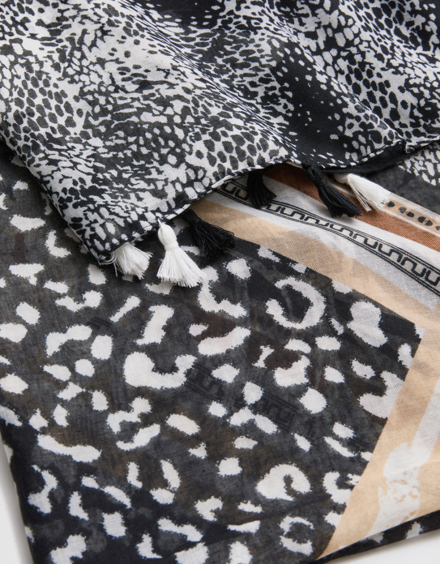 Foulard motif floral noir - image 2