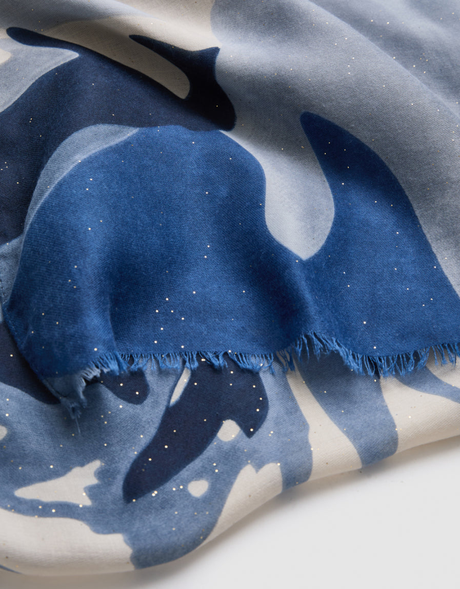 Foulard motif floral bleu - image 2