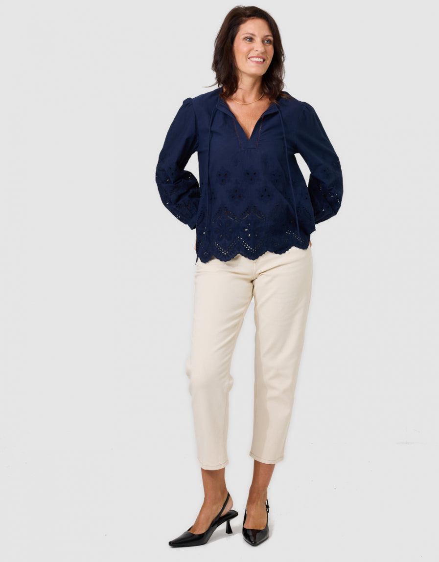 Blouse broderie marine - image 2