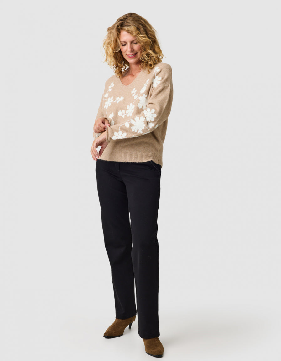 Pull col V broderie beige - image 2