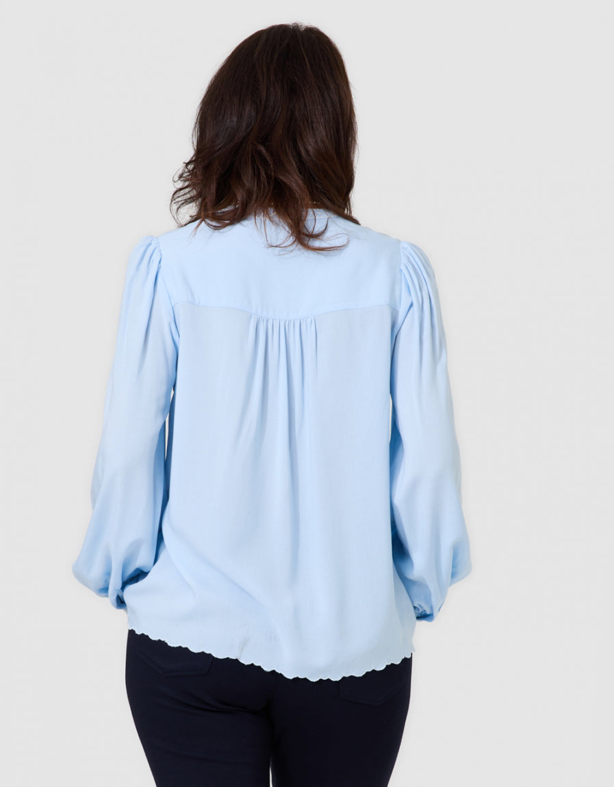 Blouse broderie bleu - image 3