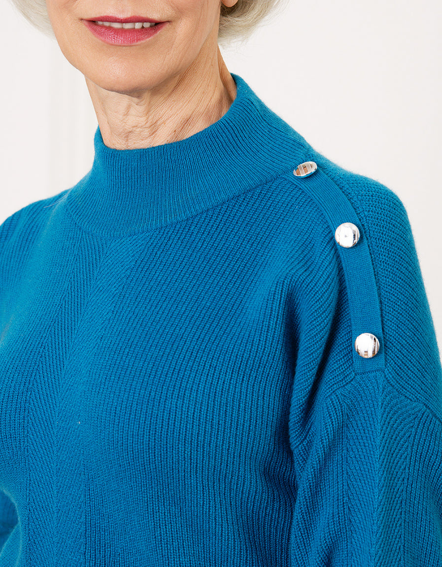 Pull chaud bleu boutons - image 4