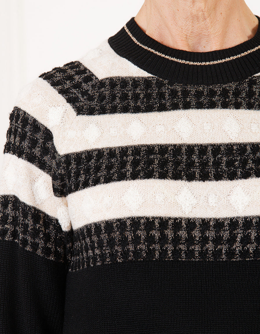 Robe pull noire fantaisie - image 4