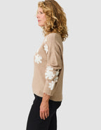 Pull col V broderie beige - image 4
